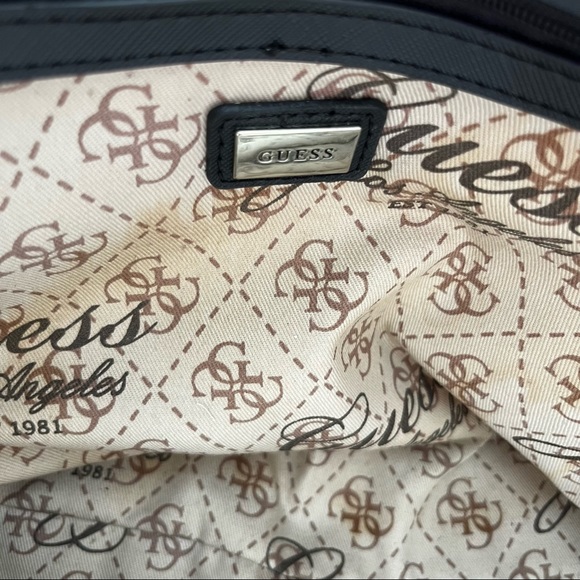 Guess purse - Picture 5 of 9